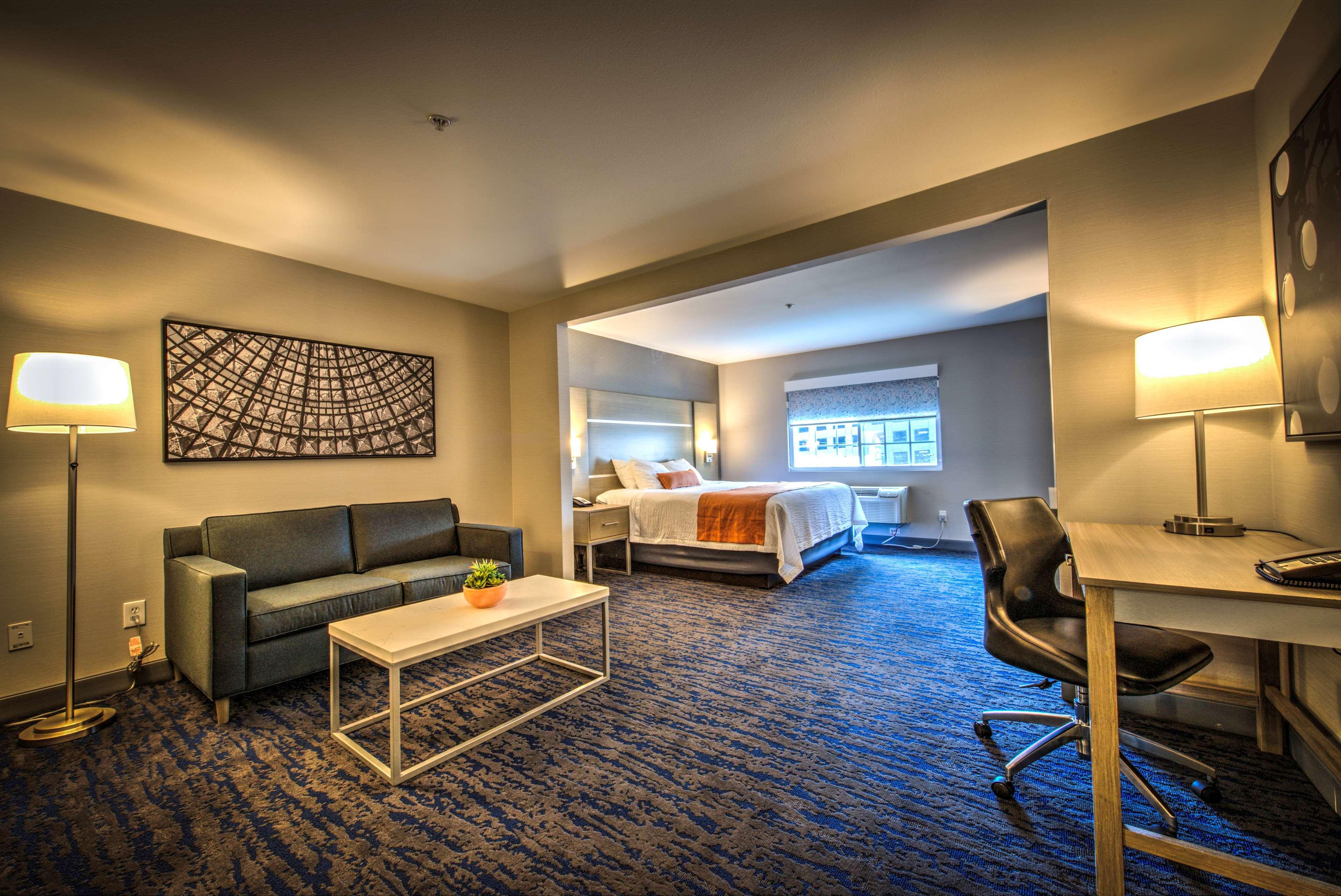 Best Western Plus Media Center Inn & Suites Burbank Exteriör bild